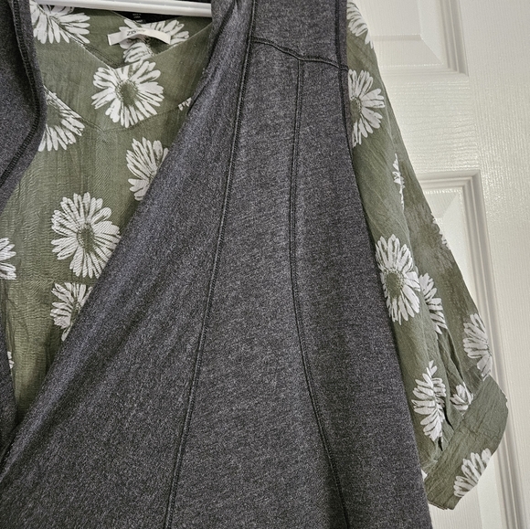 Stretch Vest by 90 Degrees - Picture 2 of 7